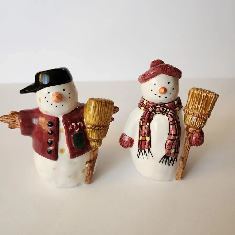 Sakura Ceramic Handpainted Snowmen Salt and Pepper Shakers